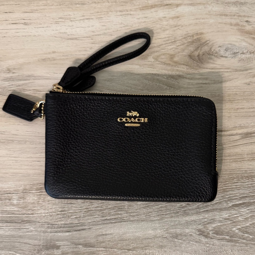 Coach Black Leather Zip Wallet with Gold Hardware